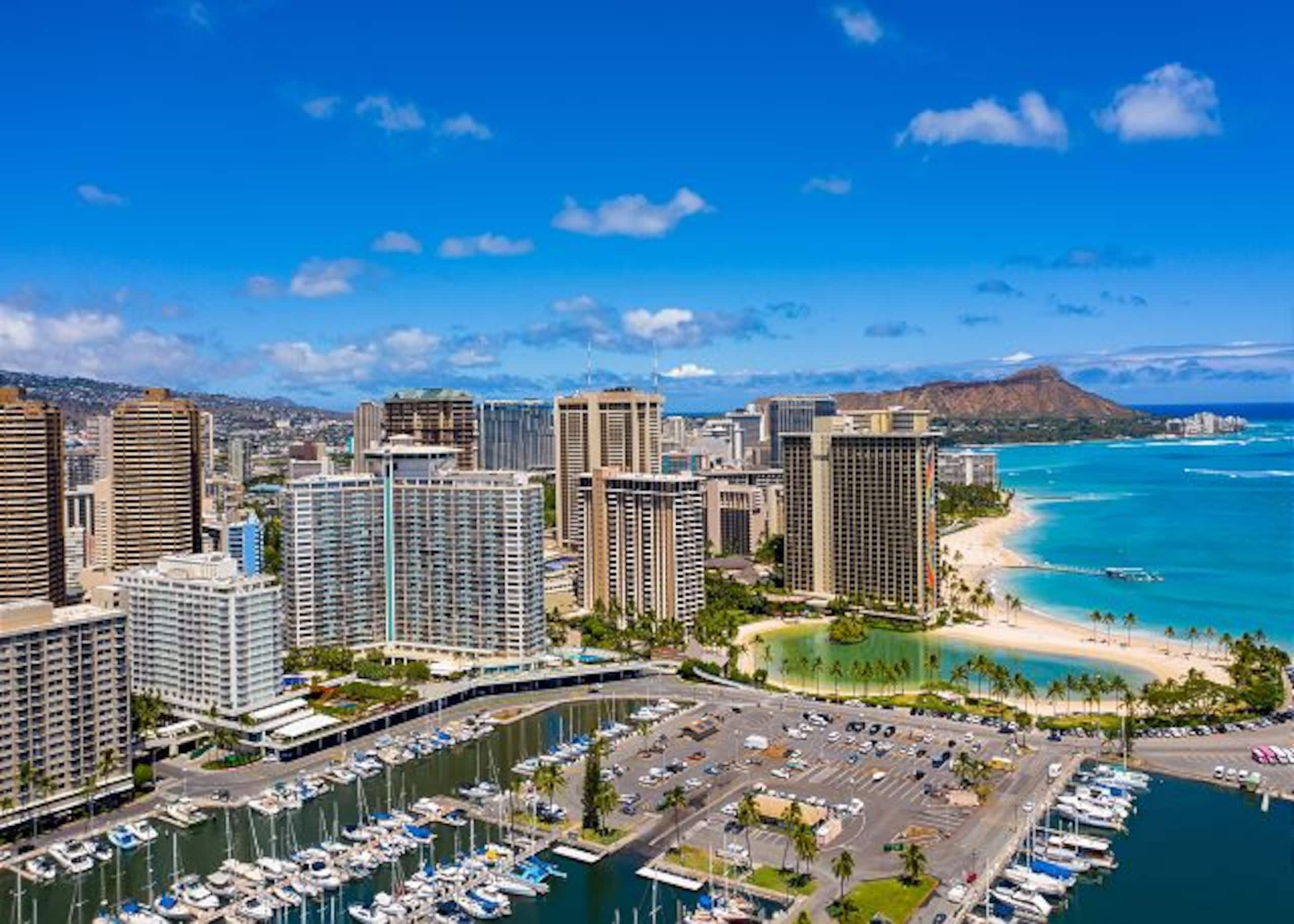 Waikiki Ocean Wave Escape: Coastal Luxe - Image 44