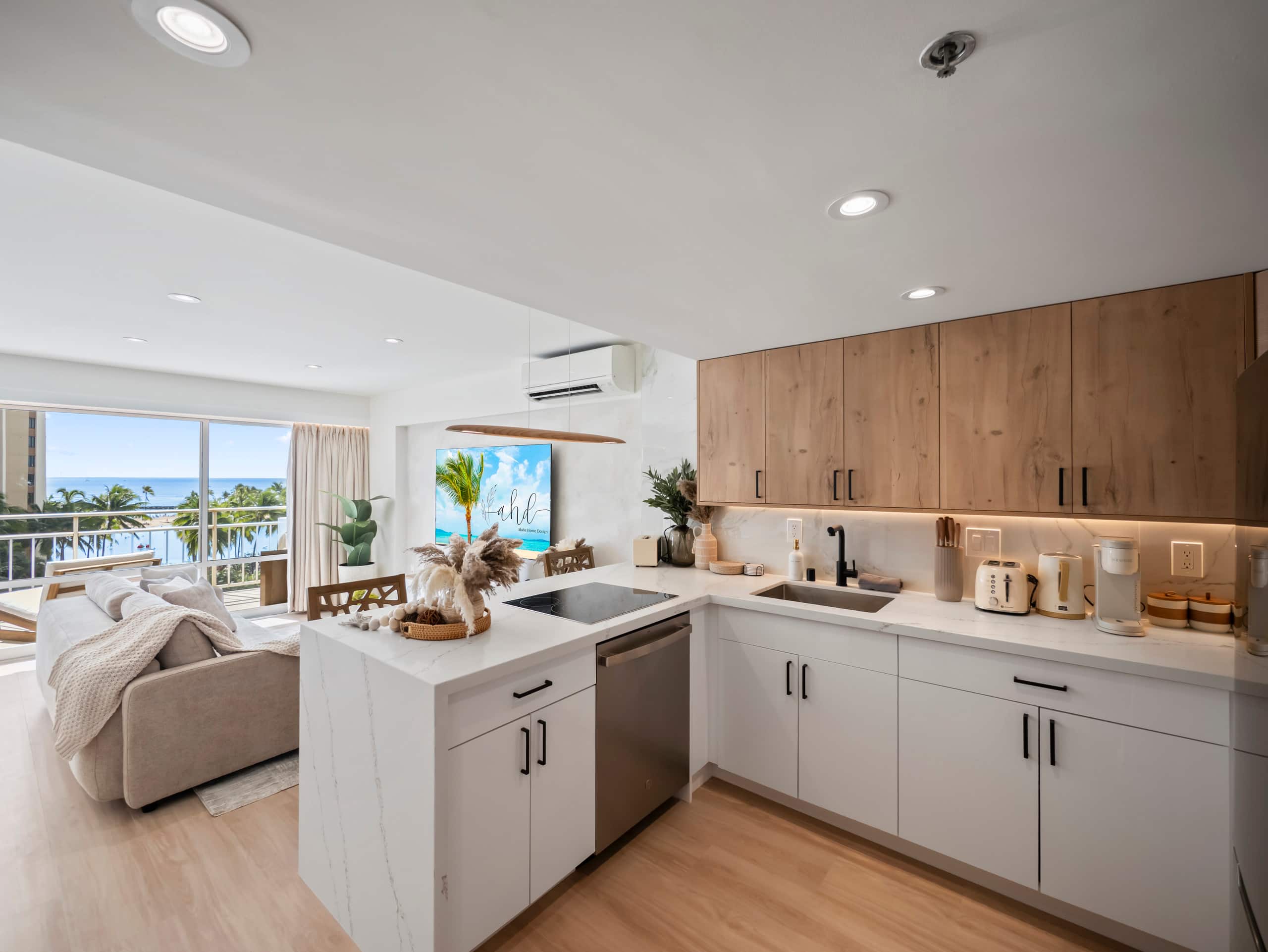 Waikiki Ocean Wave Escape: Coastal Luxe - Image 12