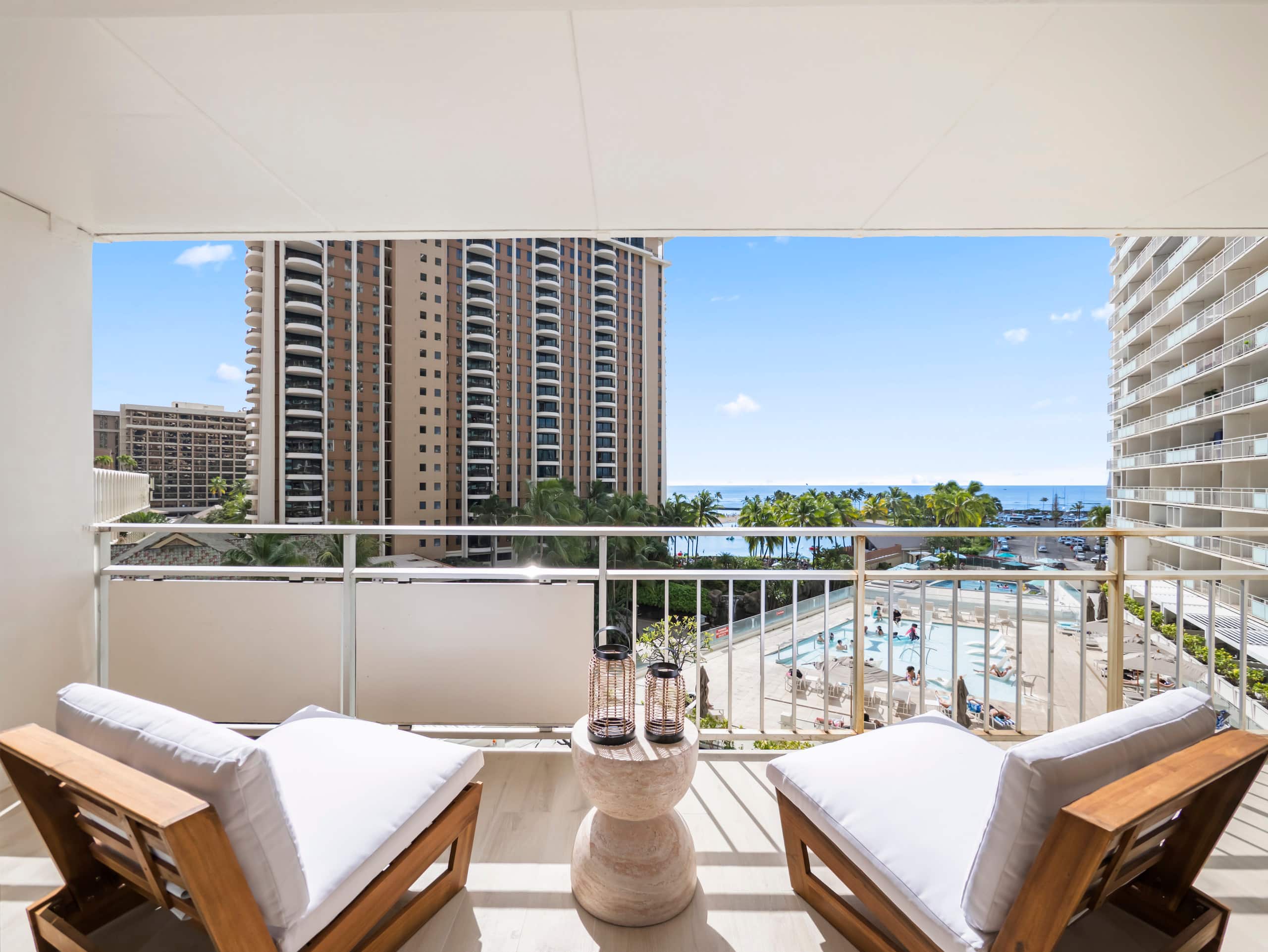 Waikiki Ocean Wave Escape: Coastal Luxe - Image 6
