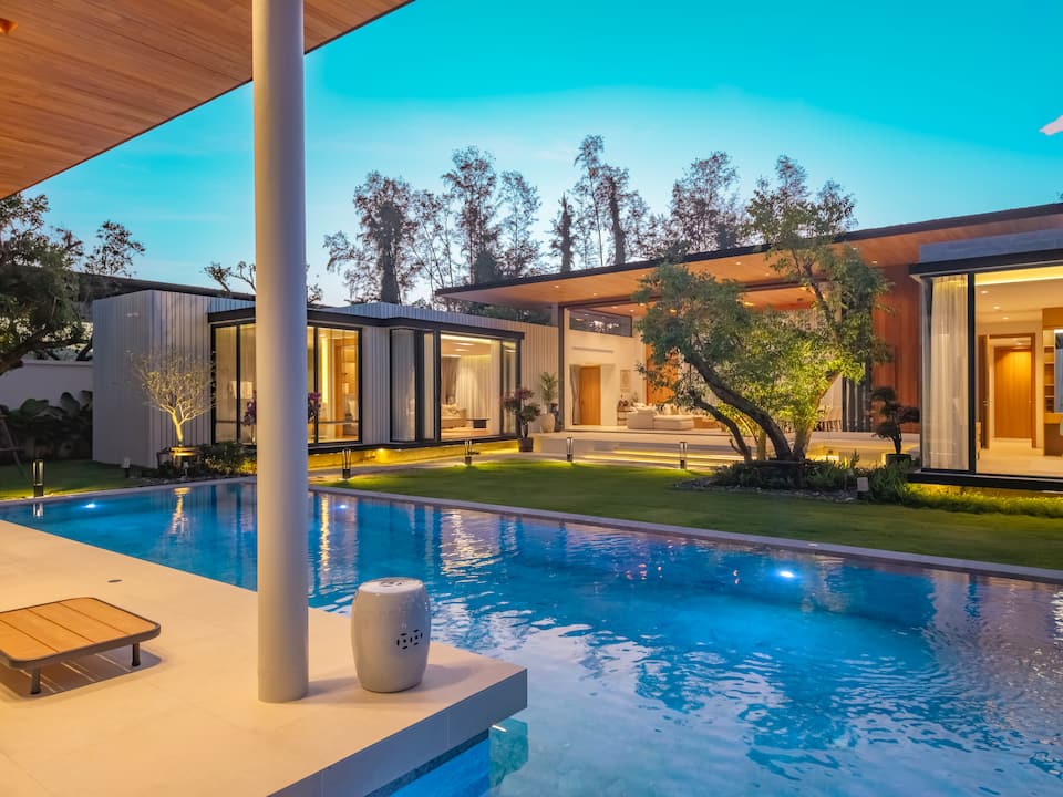 Top-earning Airbnb listing in Thep Krasattri, 4 bedrooms