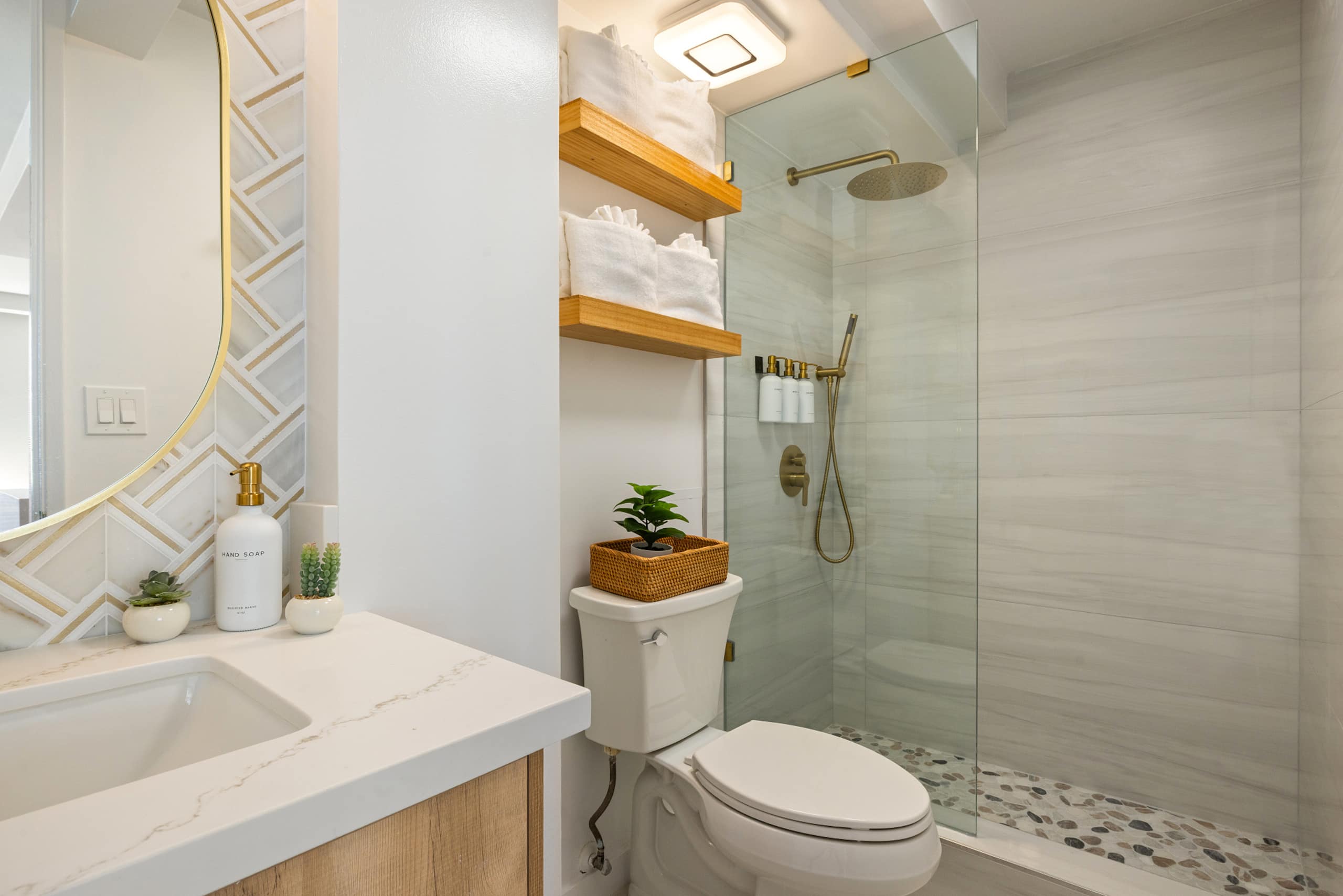Waikiki Ocean View Retreat – Close to the Beach - Image 38