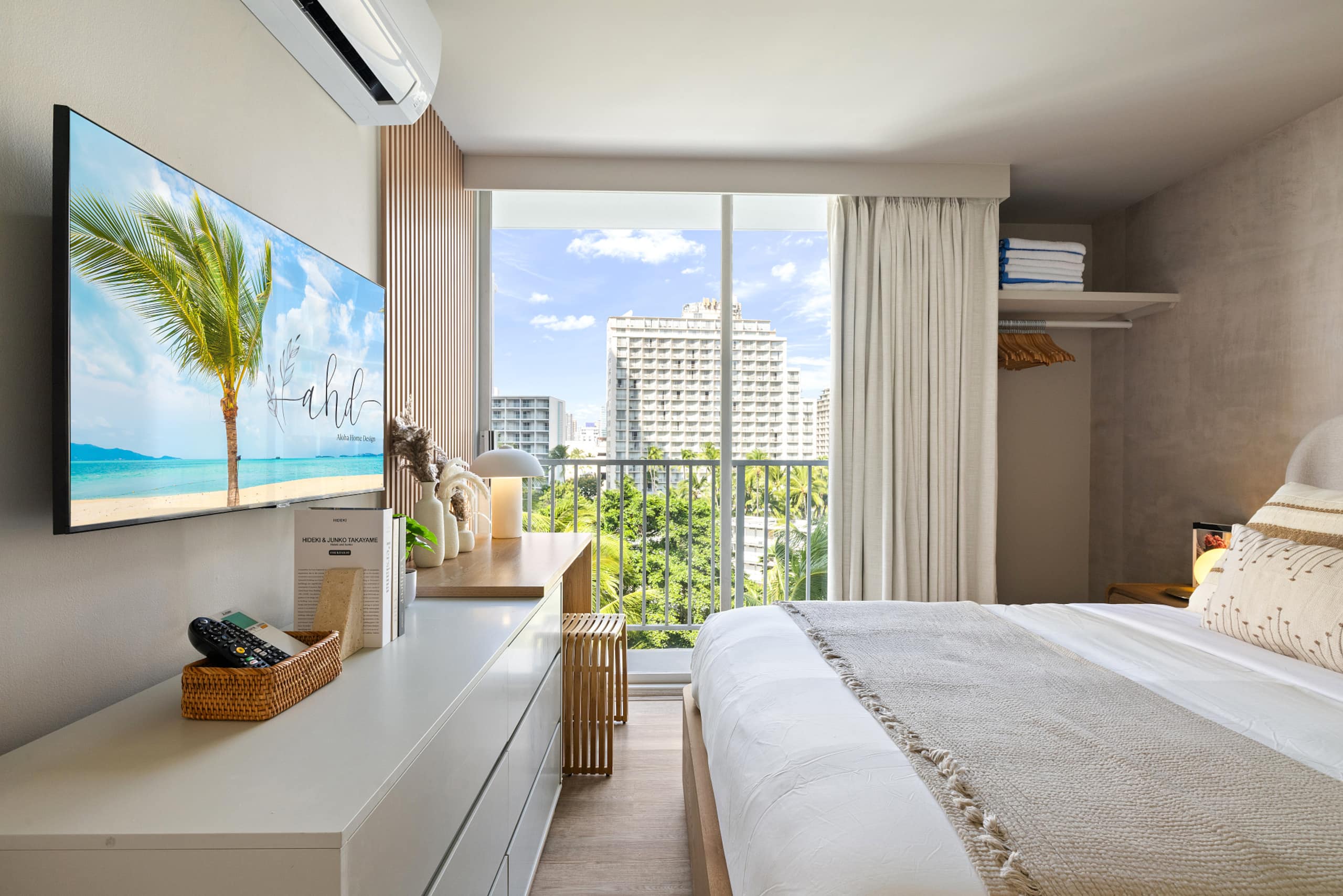 Waikiki Ocean View Retreat – Close to the Beach - Image 28