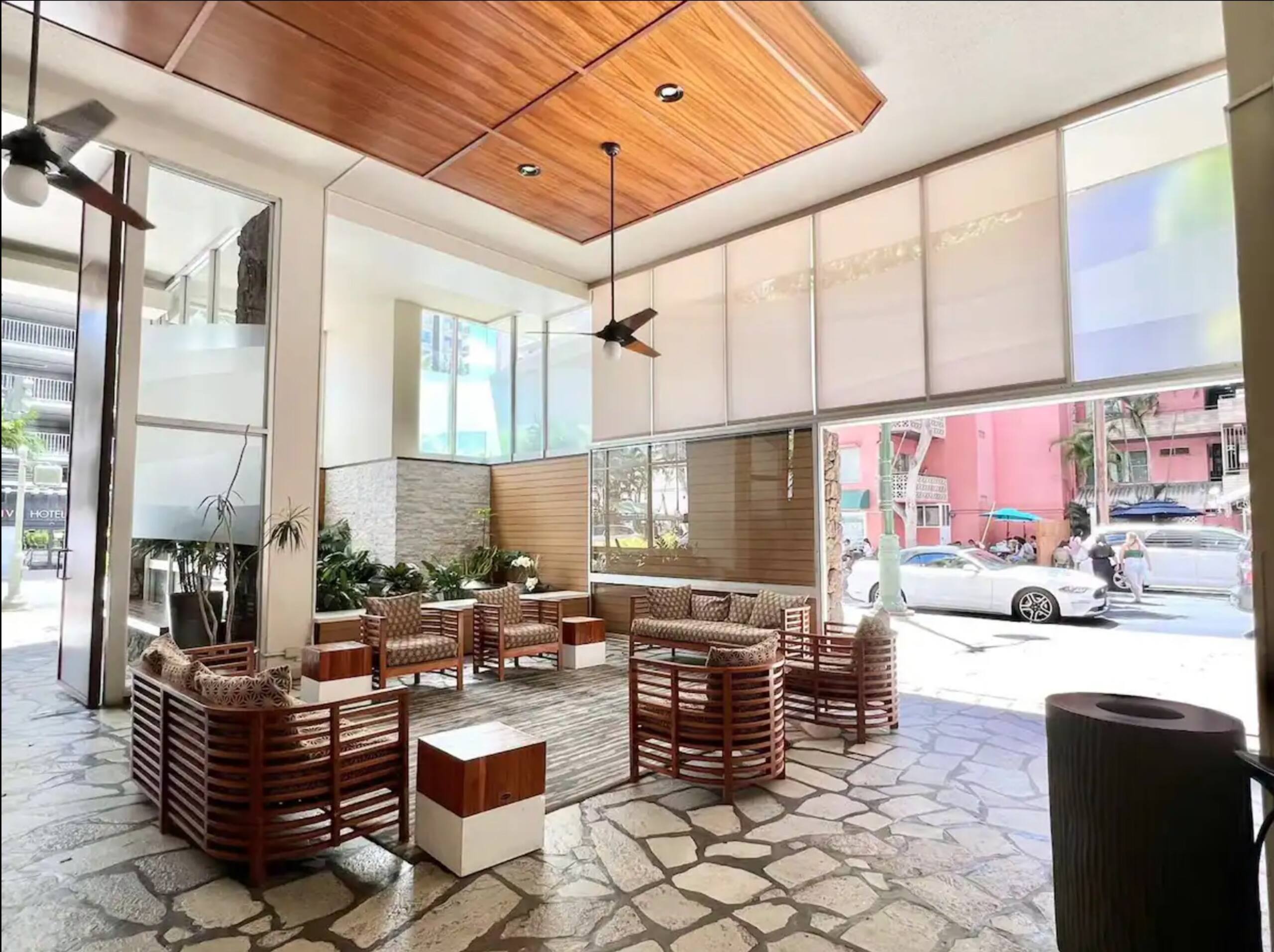 Waikiki Ocean View Retreat – Close to the Beach - Image 52
