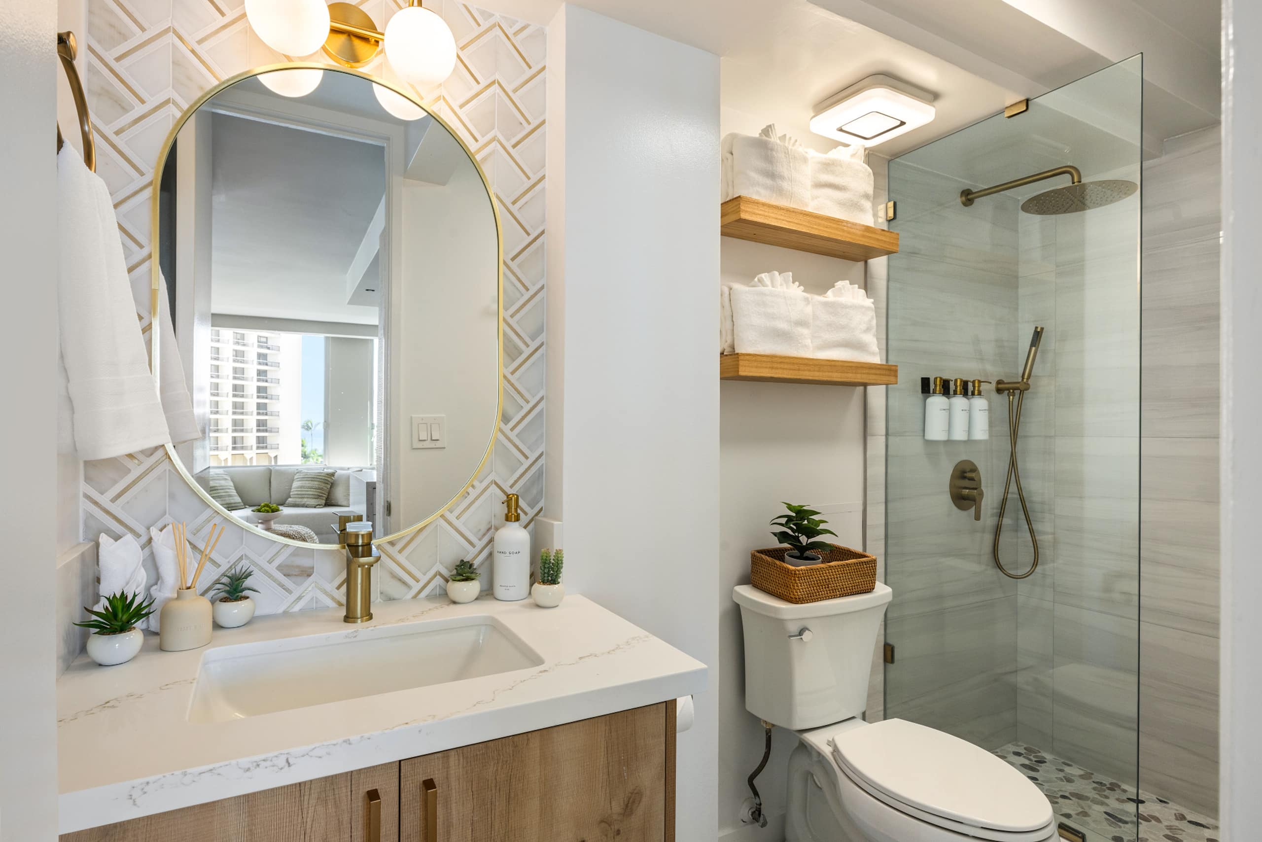 Waikiki Ocean View Retreat – Close to the Beach - Image 36