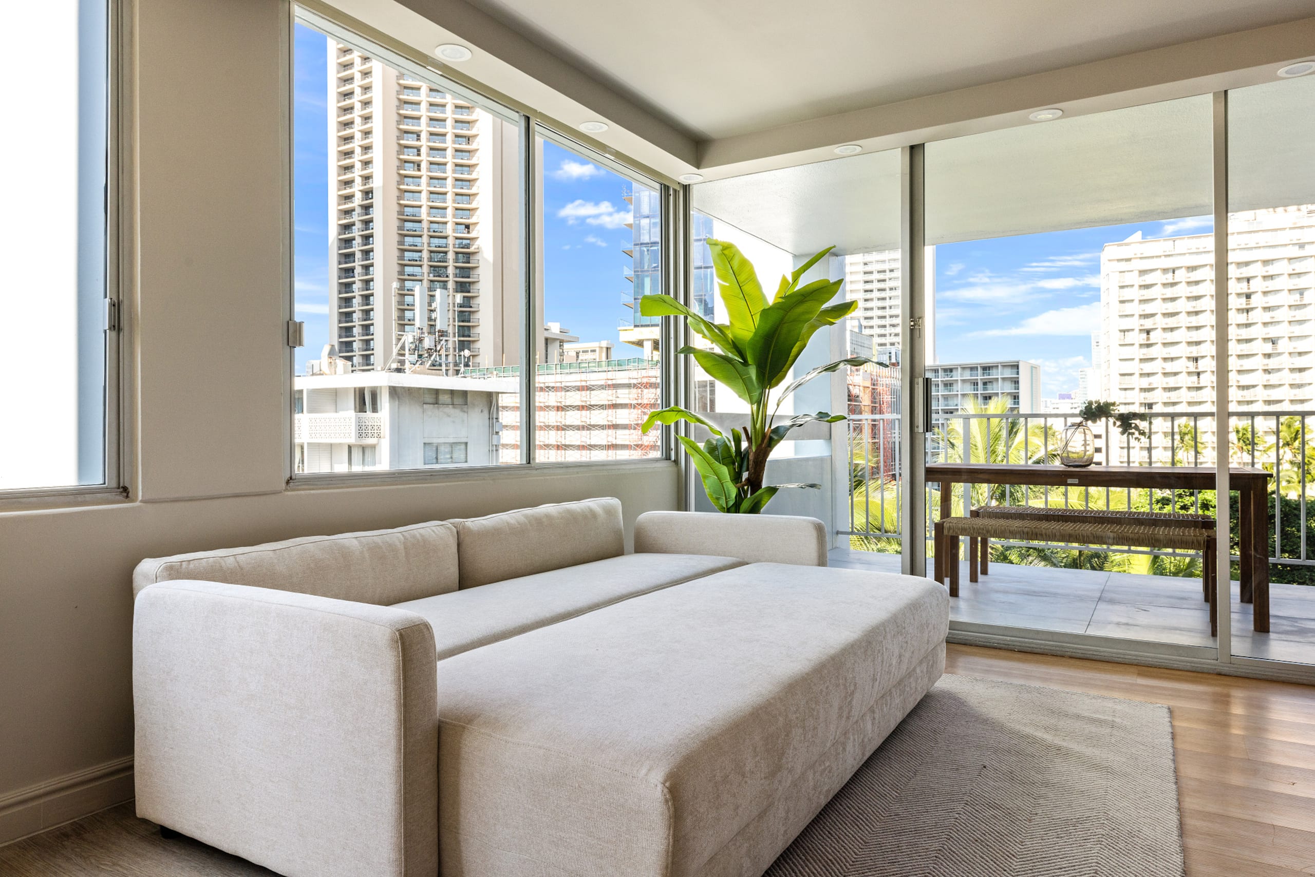 Waikiki Ocean View Retreat – Close to the Beach - Image 7