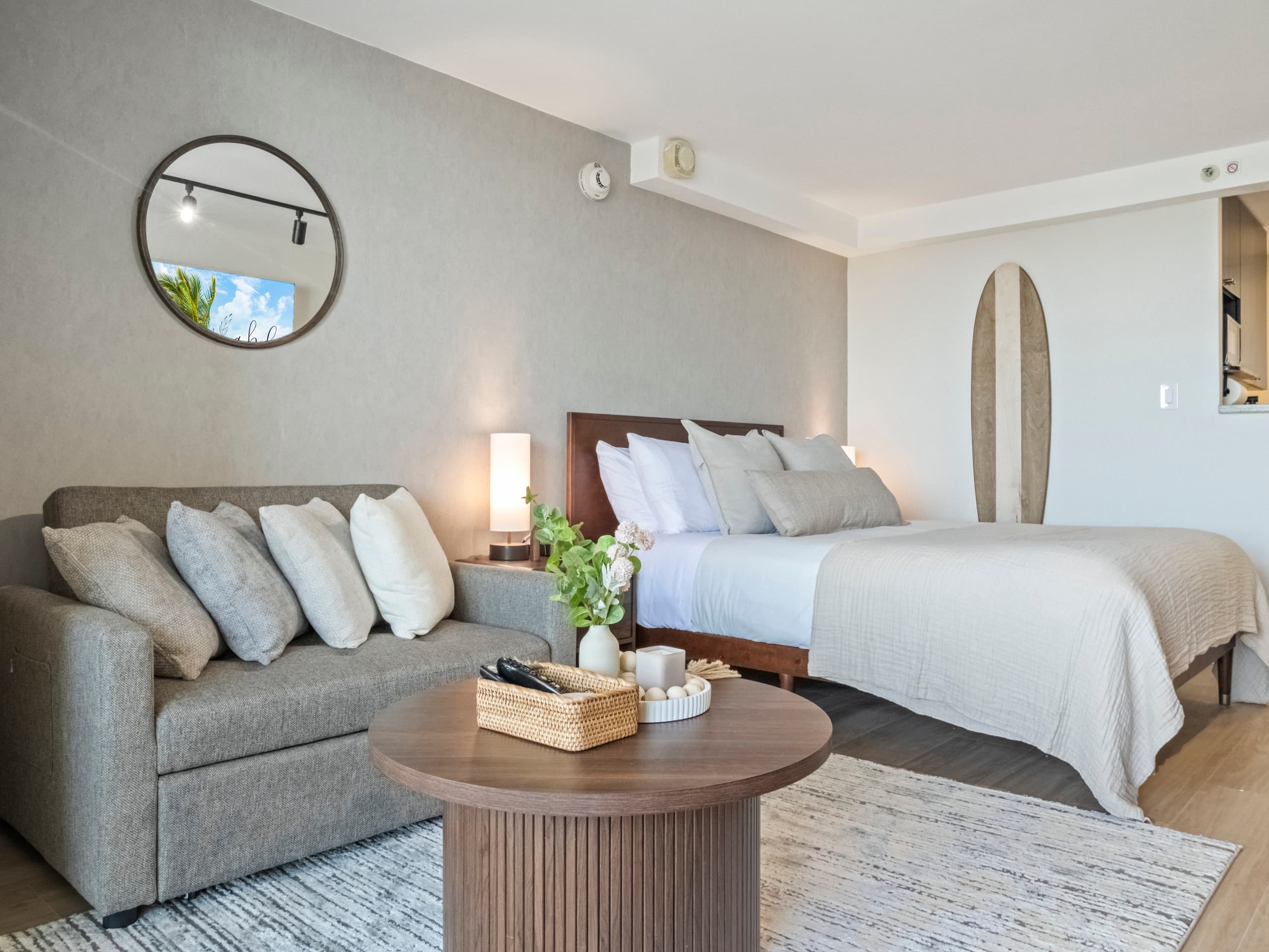 42F Coastal Chic Retreat -Elegant Oceanview Living - Image 38