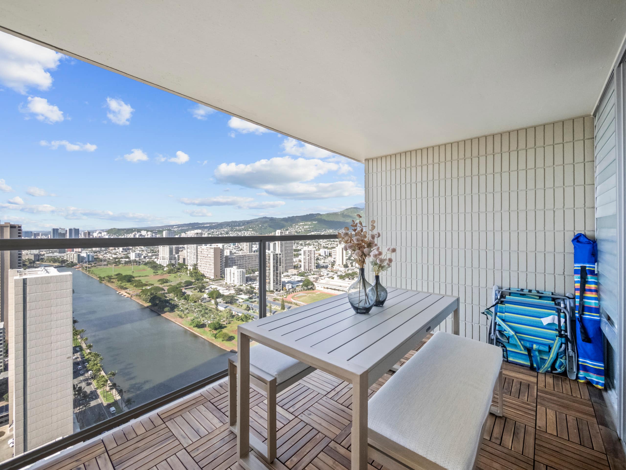 42F Coastal Chic Retreat -Elegant Oceanview Living - Image 20