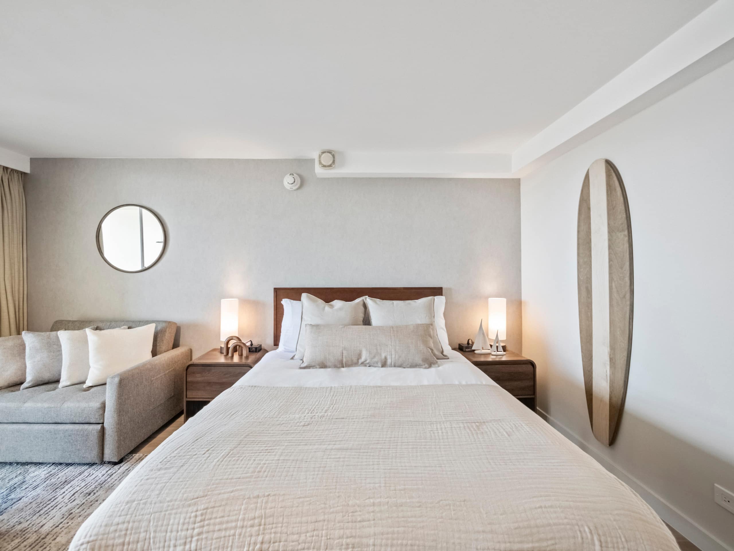 42F Coastal Chic Retreat -Elegant Oceanview Living - Image 37