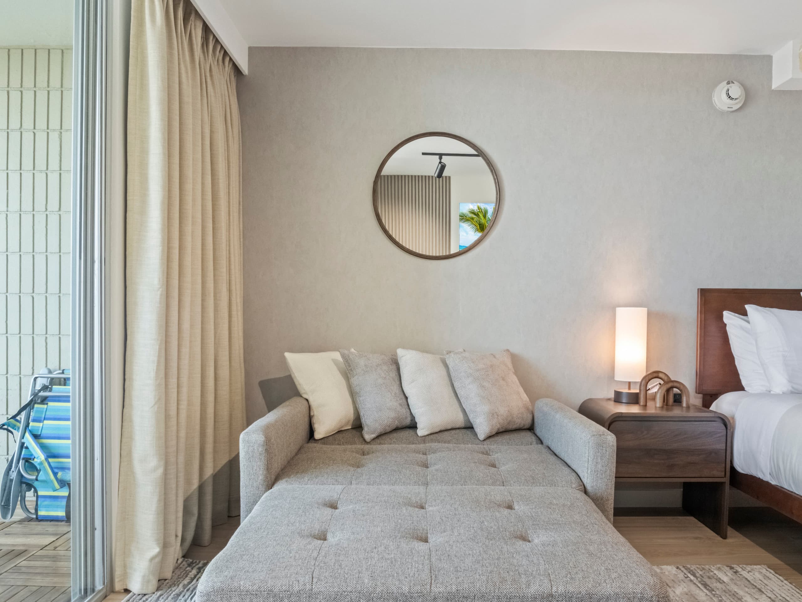 42F Coastal Chic Retreat -Elegant Oceanview Living - Image 40