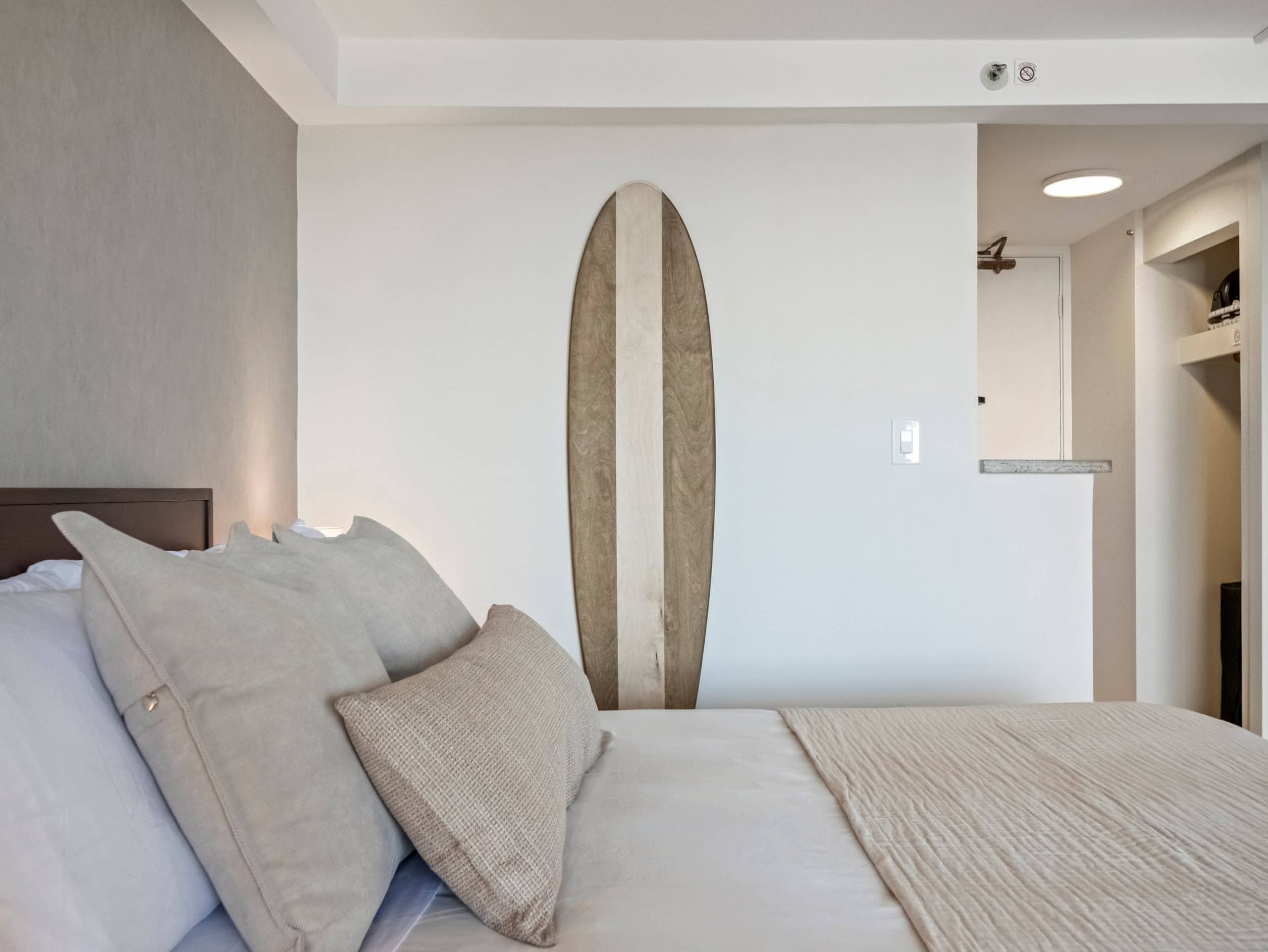 42F Coastal Chic Retreat -Elegant Oceanview Living - Image 44