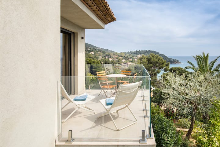 Suites Sunrise 3* • Vue Mer • Plage à 300m - Rayol-Canadel-sur-Mer