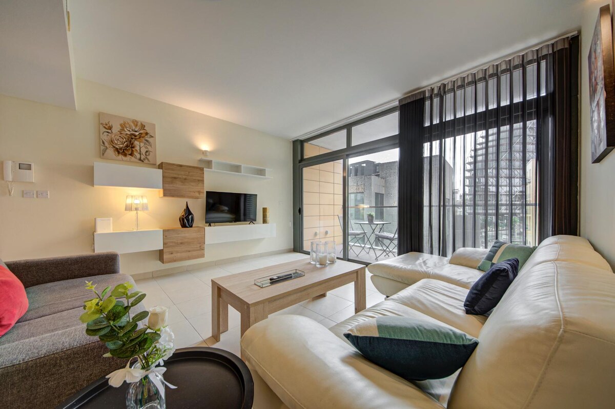 Bright 1BR in the Heart of St. Julian’s