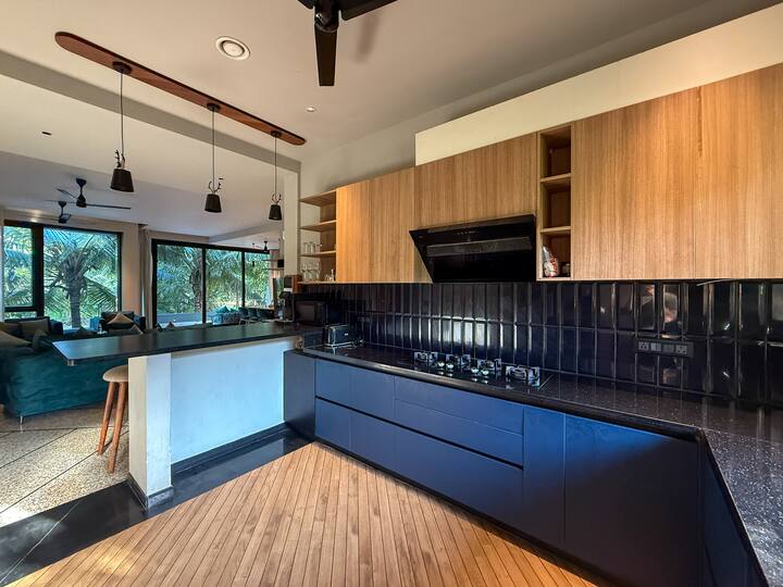 Full kitchen image 4