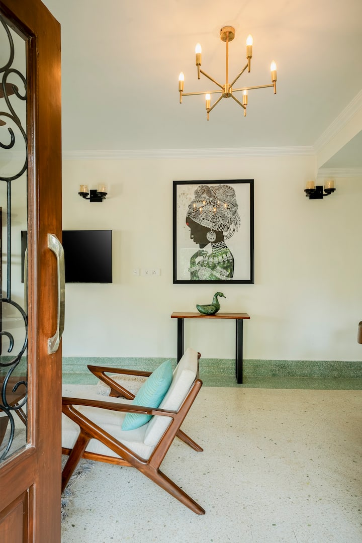 Living room image 6