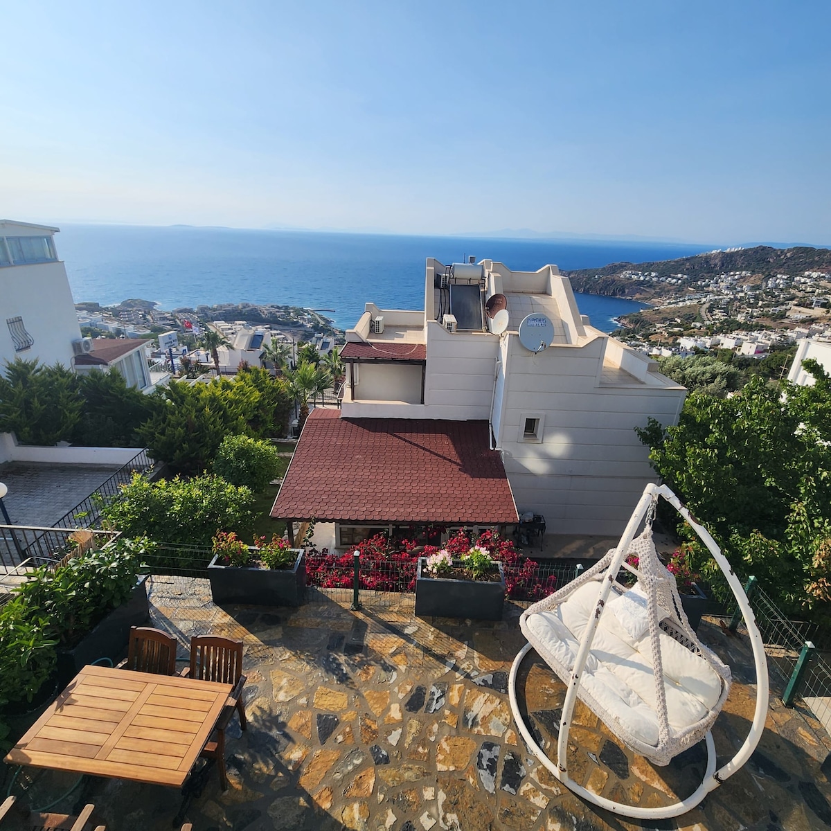 Havuzu denize iskelesı olan nadır yerlerden biri