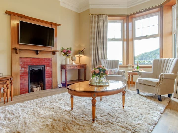 Spacious Semi-detached House With Sea Views - Portpatrick
