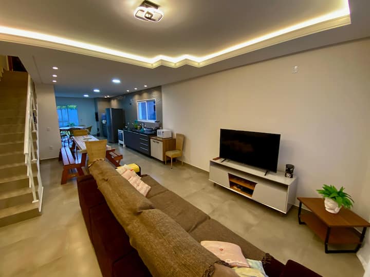 Nova Com Quintal, Ideal P/ Famílias - Florianópolis