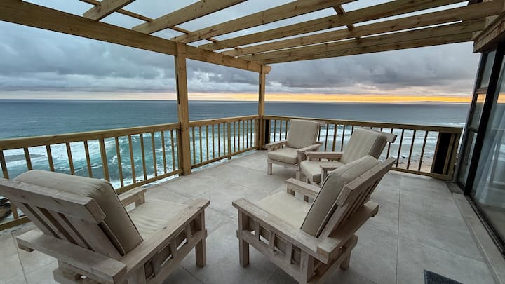 Best of the Bay – Beachfront Family Retreat