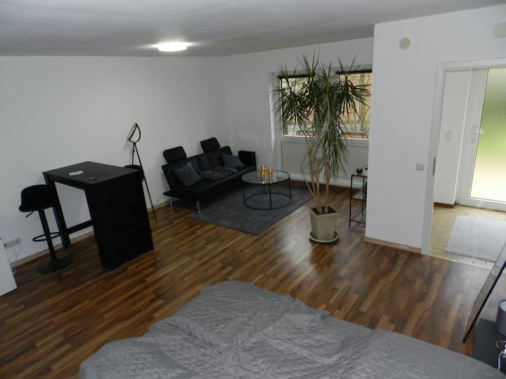 Land-apartment Nahe Hannover Mit Kleiner Terrasse! - Isernhagen