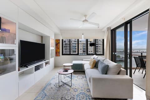 Top performing Airbnb: Lagoon Panorama—Relaxed Waterfront Escape near CBD in Darwin City