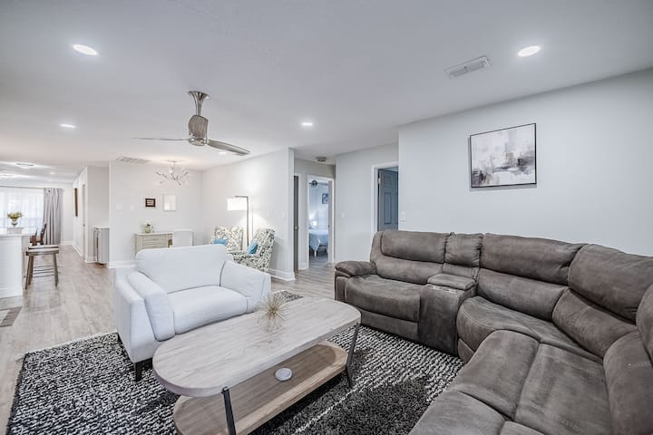 The Duchess House - Sleeps 10 Guests - Lakeland, FL