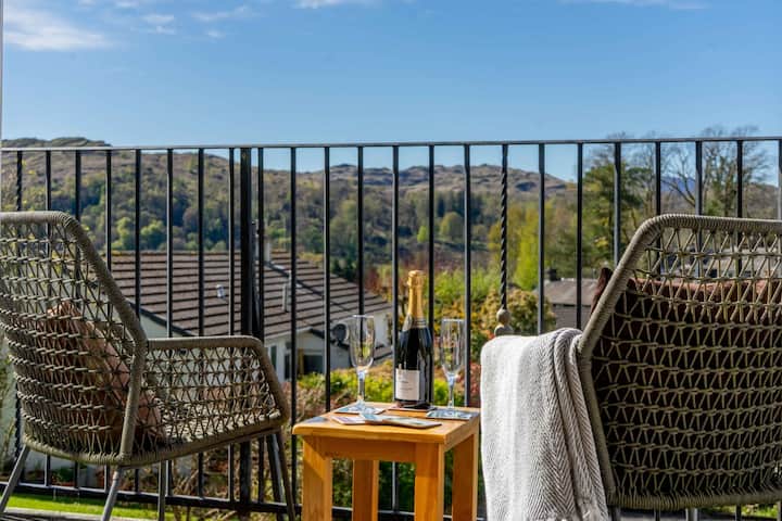 Panoramic Fell View Home & Balcony - Ambleside