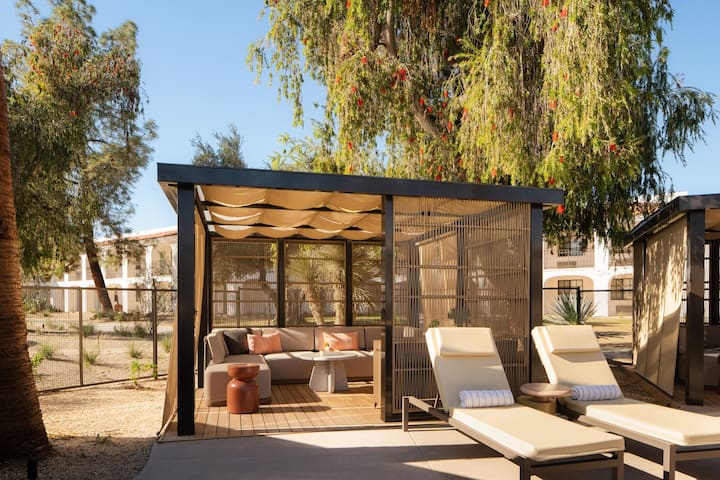 Minutes From Old Town Scottsdale + 6 Pools & Gym - Phoenix, AZ