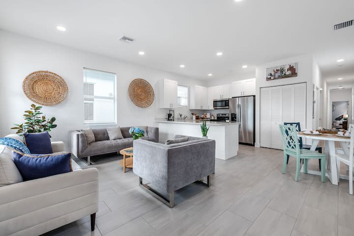 Charming Newly Built Home - West Palm Beach, FL