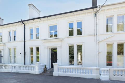 Exclusive listed property with stunning sea view.