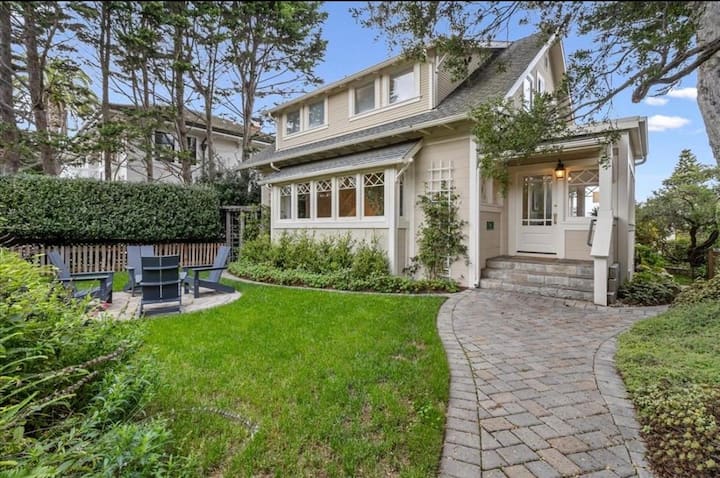 3988 Cannery Cottage - Coastal Living Near The Bay - Monterey, CA