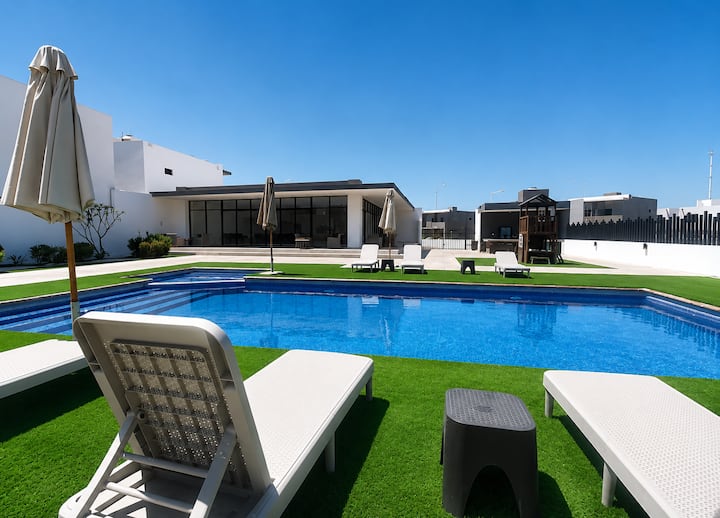 Casa Altavela & Beach Club Day Pass - La Paz