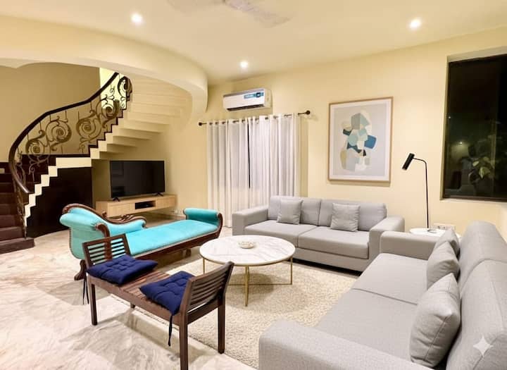 Living room image 1