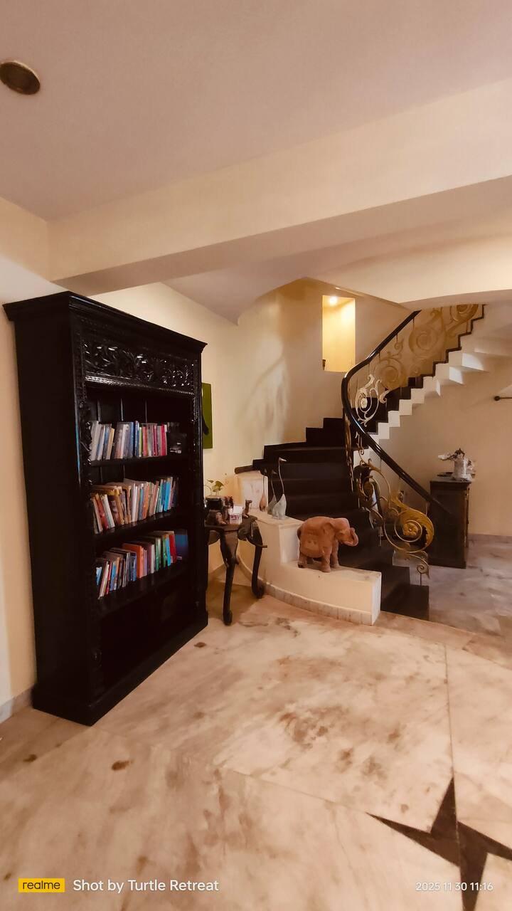 Living room image 9