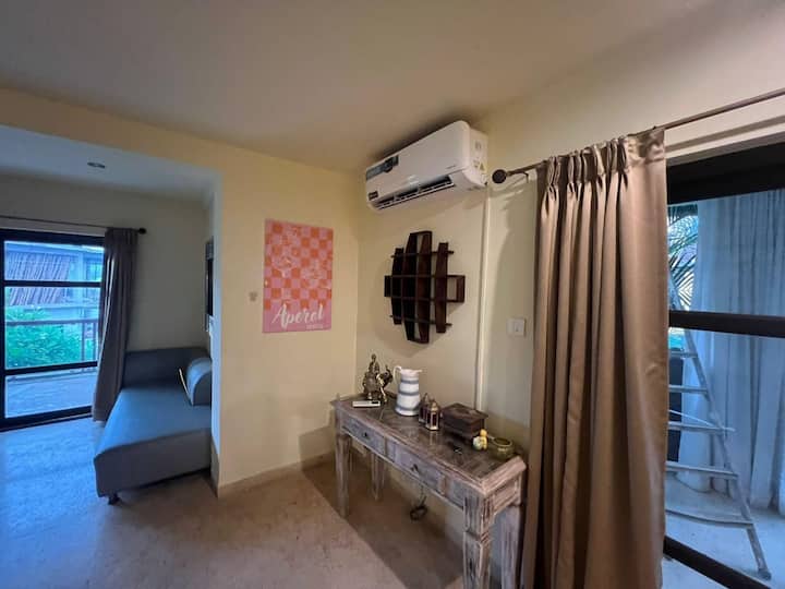 Living room image 6