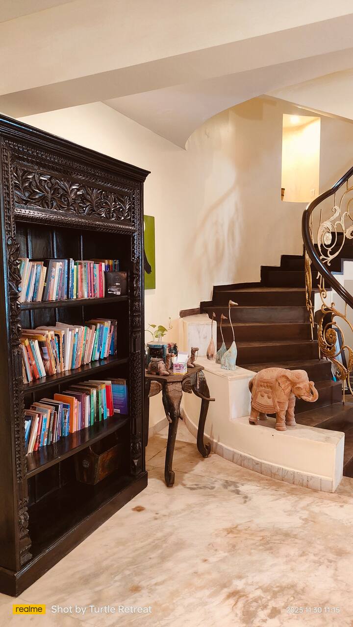 Living room image 10