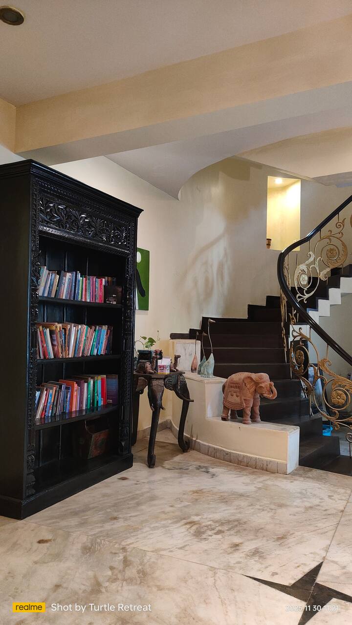 Living room image 8