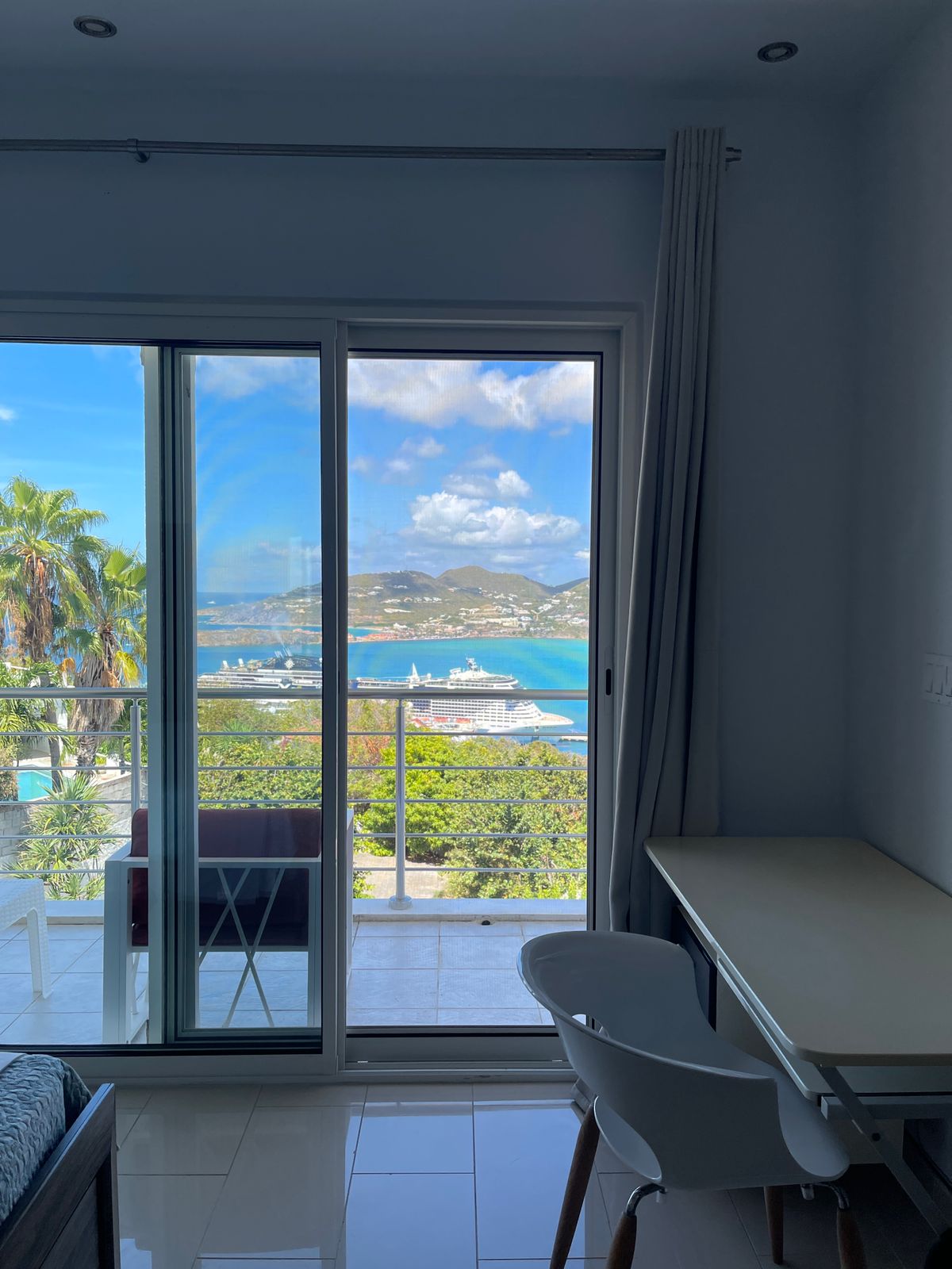 Escapade paradisiaque avec la meilleure vue de SXM ! – photo 3
