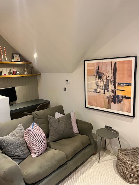 Popular Airbnb listing: Stylish, cosy 2-Bed Home near RDS /Aviva Stadium in County Dublin