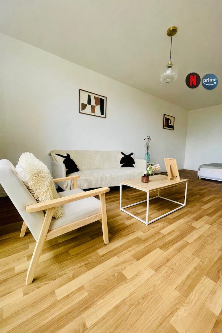 Appartement Spacieux Au Pied Du Métro+parking Free - Villeneuve-d'Ascq
