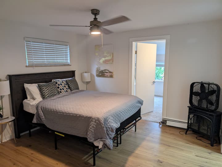 Charming Room W/ Private Bath - Hot Tub Available - Golden, CO