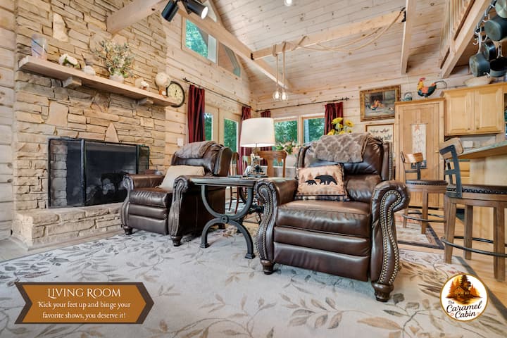 The Caramel Cabin – Getaway With Pool & Hot Tub! - Nashville, TN