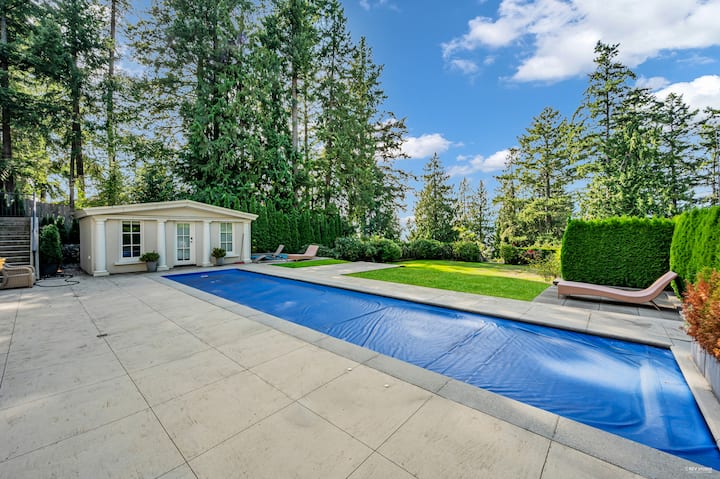 Luxury Spa Villa • Pool, Sauna, Steam & Hot Tub - Bowen Island
