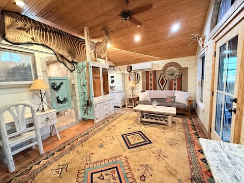 Popular Airbnb listing: Bee Farm Bunk House in Taylor County