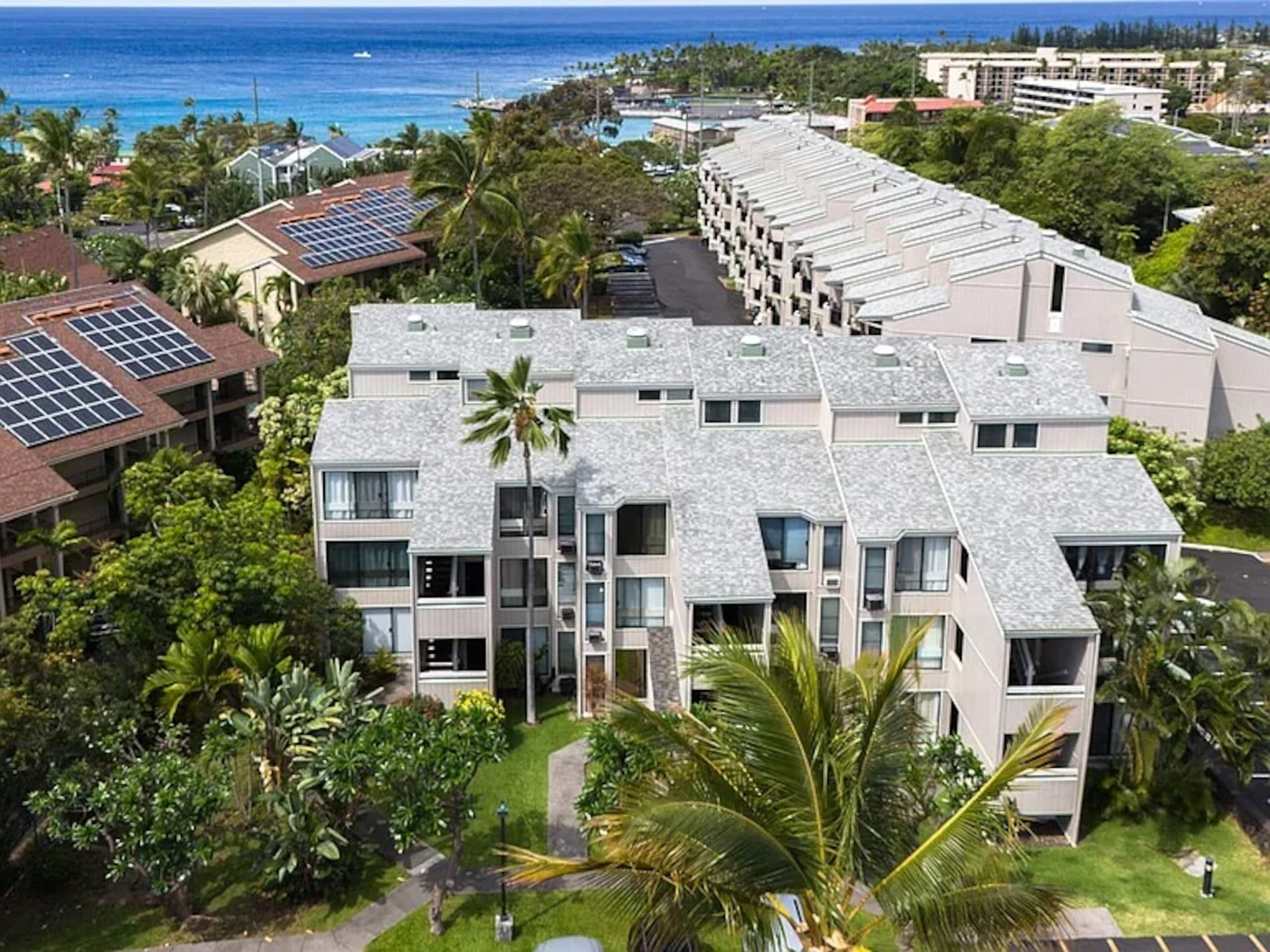 Kona Retreat • Ocean View, Pool & Walk to Beach - Photo 21