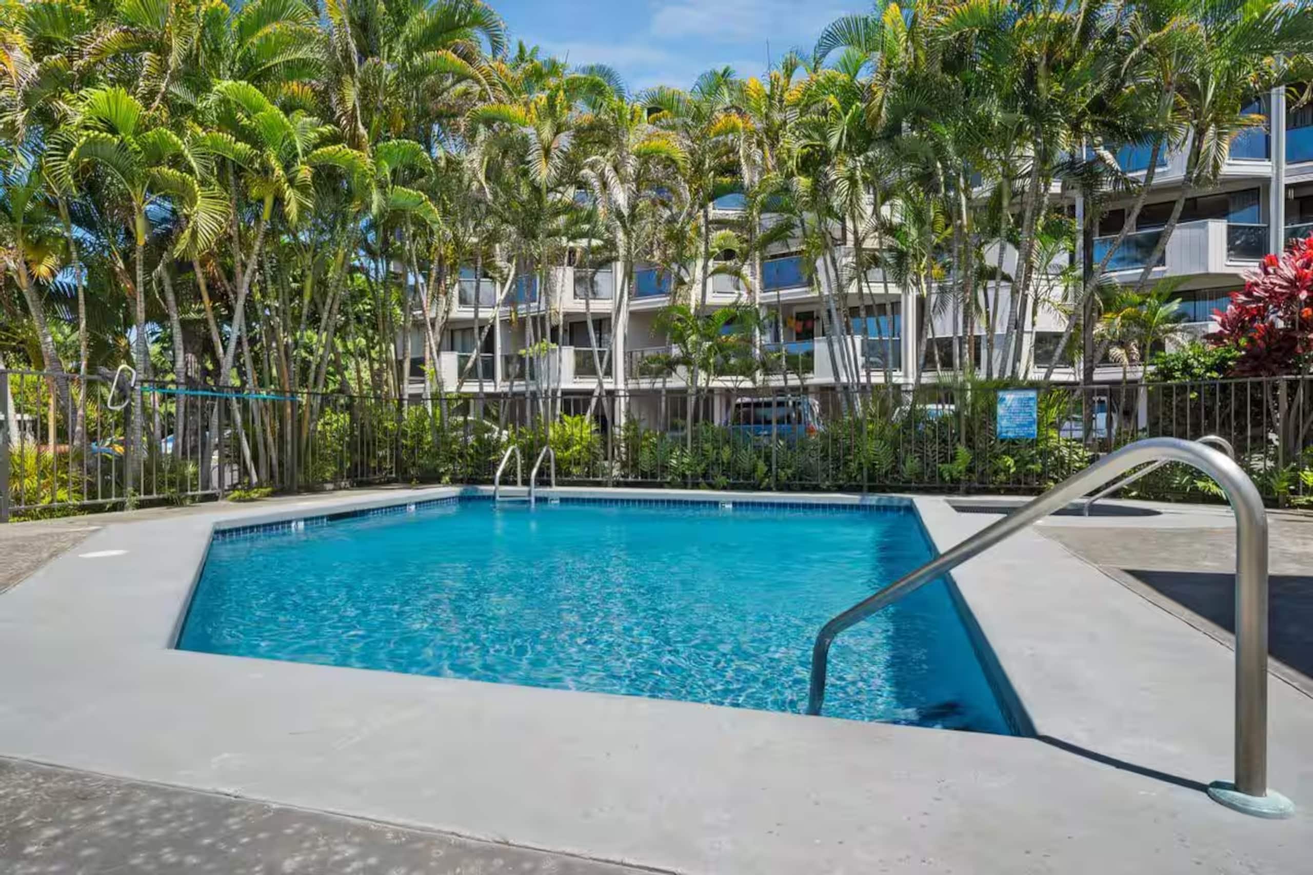 Kona Retreat • Ocean View, Pool & Walk to Beach - Photo 18