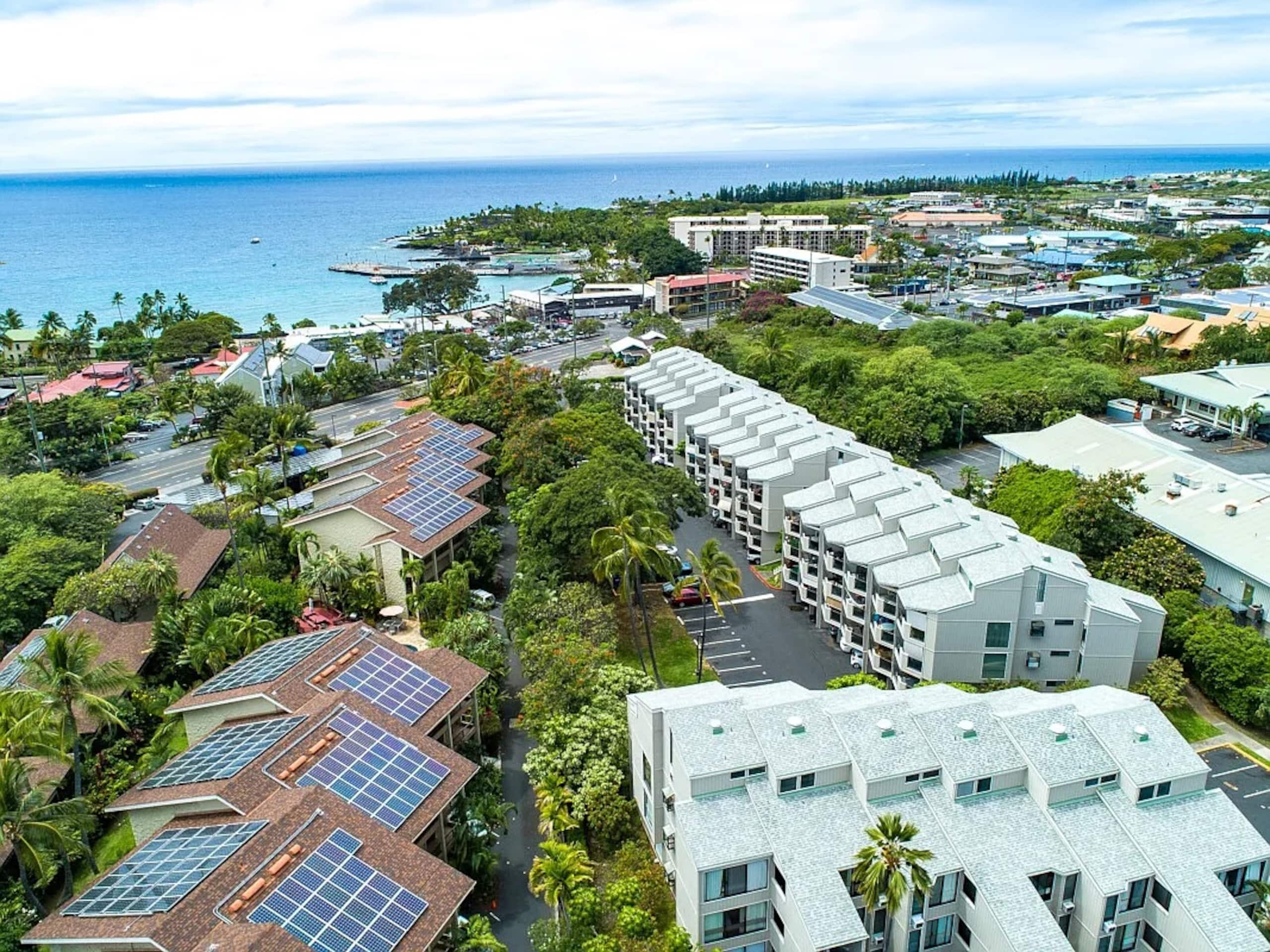 Kona Retreat • Ocean View, Pool & Walk to Beach - Photo 24