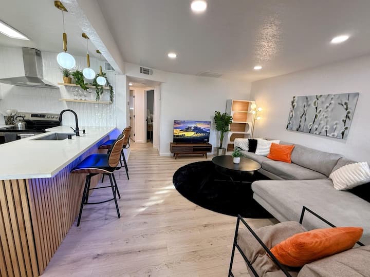Live In Style At This Amazing Location 2 Bdrm Apt - Redding, CA