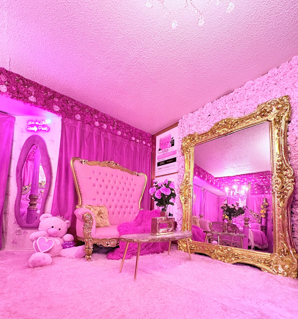 レア　★ PINK HOUSE ★ランドリーBOX       購入済み Dollpalacetx / Entire Space! - Apartments for Rent in Dallas