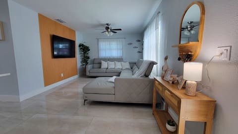 Top performing Airbnb: Heated Pool • Game Room • Near Beach • 4BR in St. Petersburg / Clearwater