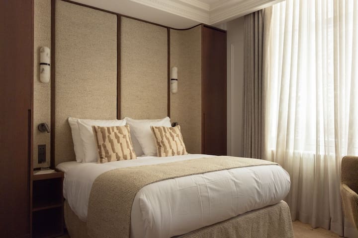 Luxury A/C flat – 3CH/3SDB – Arc de Triomphe